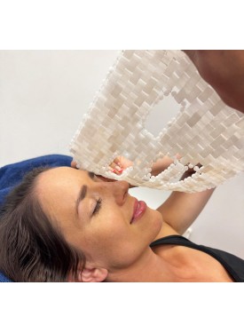 Découvrez le summum du luxe en soins de la peau avec le Masque Visage CrystalFuzion